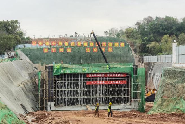 南充：临江大道项目下穿隧道工程预计今年8月贯通(图1)